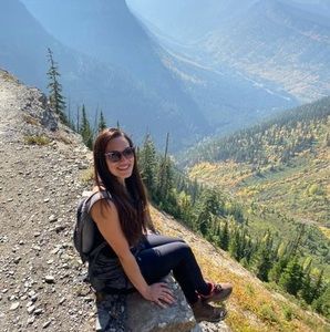 Meet your Posher, Ivette